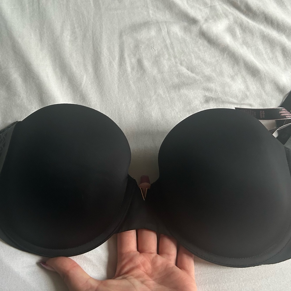 Victoria’s Secret strapless push-up bra 36D